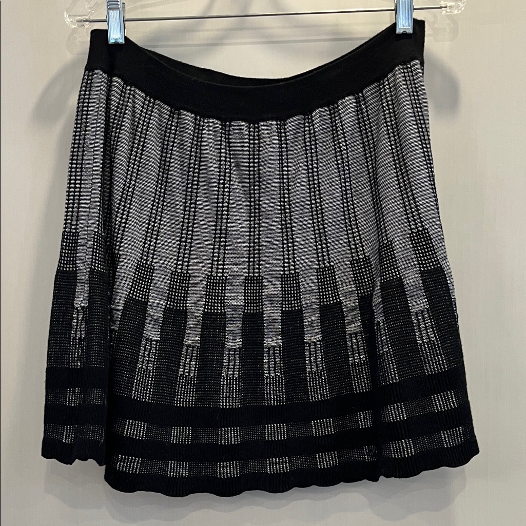 Maxmara Black And Gray 100% Linen Knit A- Line Style Skirt